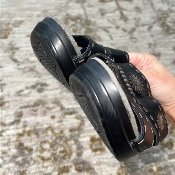 Dansko Sunny Black Leather Slip‎ On Sandals Clogs