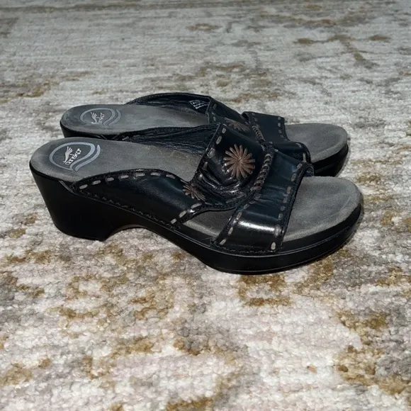 Dansko Sunny Black Leather Slip‎ On Sandals Clogs