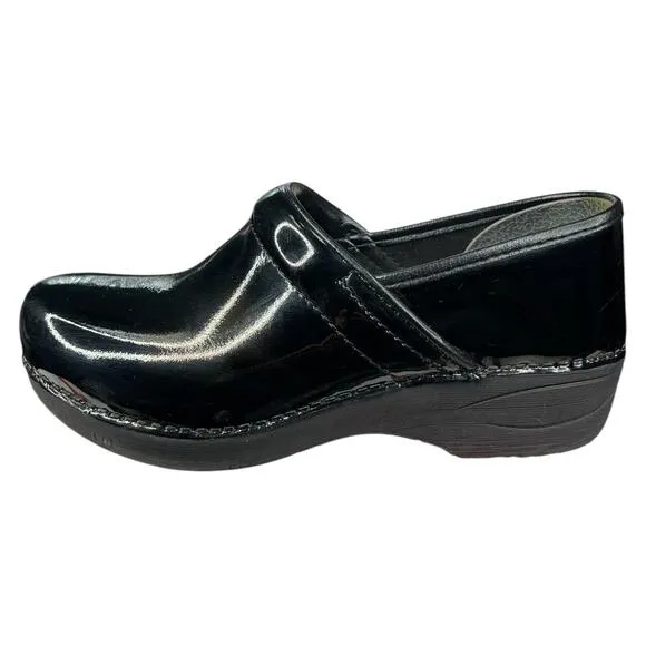 Dansko Women’s XP 2.0 Black Glossy Slip on Clog Size 39 US 8.5/9