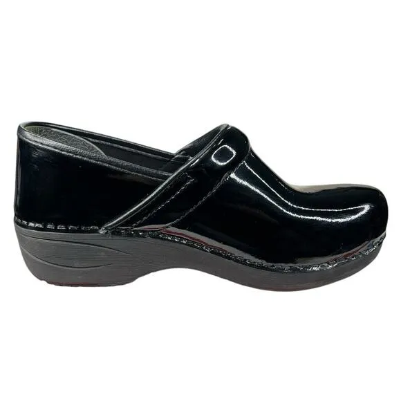 Dansko Women’s XP 2.0 Black Glossy Slip on Clog Size 39 US 8.5/9
