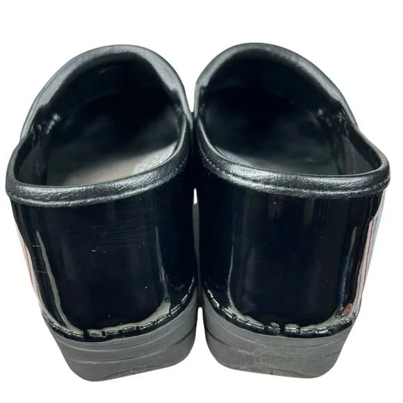 Dansko Women’s XP 2.0 Black Glossy Slip on Clog Size 39 US 8.5/9