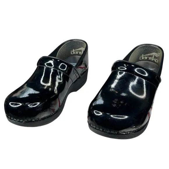 Dansko Women’s XP 2.0 Black Glossy Slip on Clog Size 39 US 8.5/9