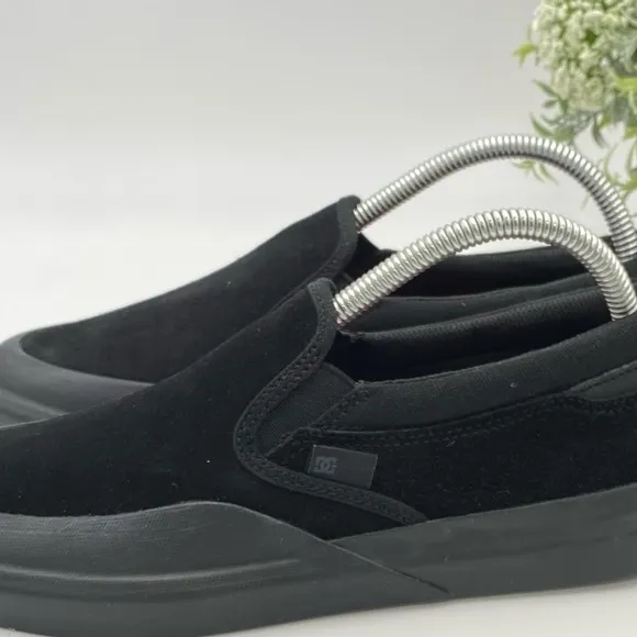DC Shoes Men's Infinite Slip-On SkateShoes Black/Black/Black Sz 8 flat low top