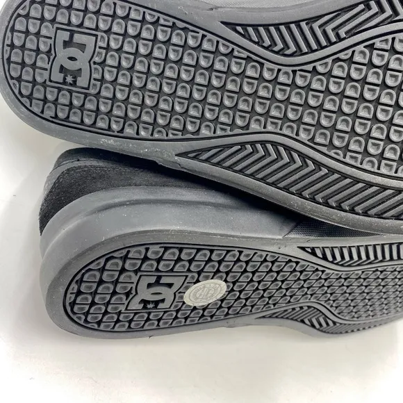 DC Shoes Men's Infinite Slip-On SkateShoes Black/Black/Black Sz 8 flat low top
