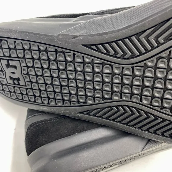 DC Shoes Men's Infinite Slip-On SkateShoes Black/Black/Black Sz 8 flat low top