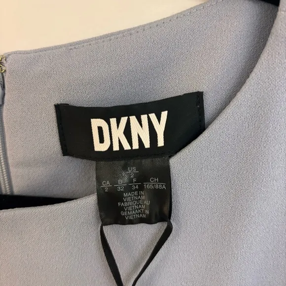 DKNY Women's Flutter Sleeve Faux Wrap with Hardware, Size 2