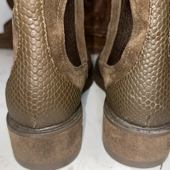 Dolce Vita Elyse H2O Wide cocoa suede women’s brown Boots size 9.5