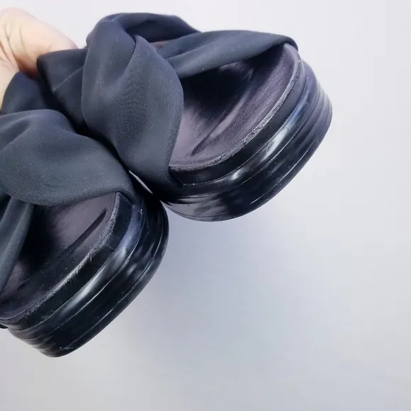 🌸Donald J Pliner | Platform Slip on Sandals size 9, Black