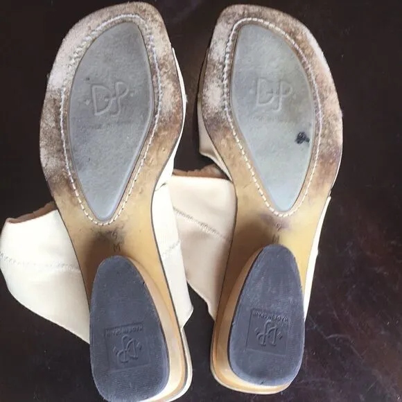 Donald J Pliner sandals 9 butter color with gold heels stretch leather slip on