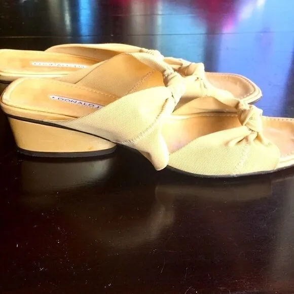 Donald J Pliner sandals 9 butter color with gold heels stretch leather slip on