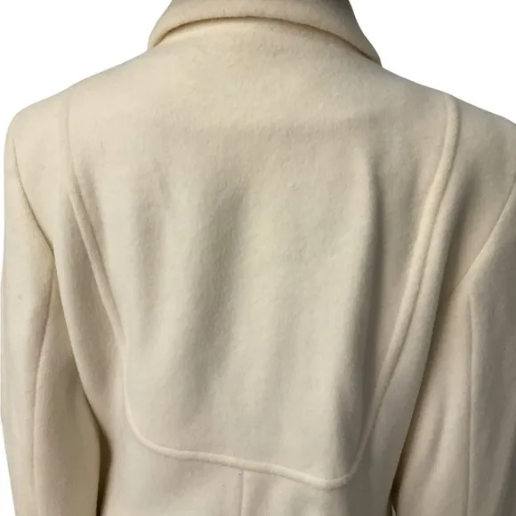 Donatella Women’s Single Breasted Cream Walker Coat. Size 10