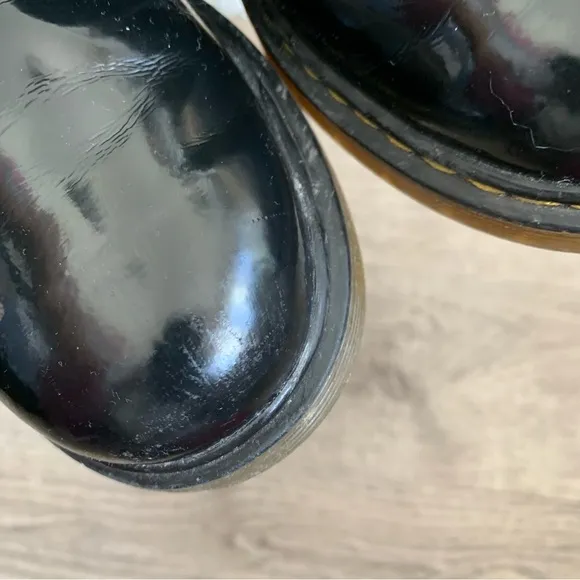 DR MARTENS COMBAT BOOTS