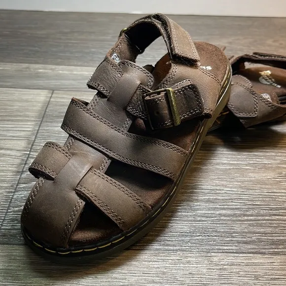 Dr Martens leather sandals boy’s size 2 (a163)