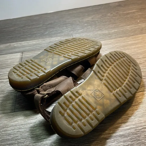 Dr Martens leather sandals boy’s size 2 (a163)