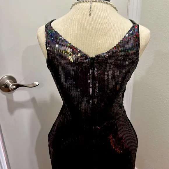 Dress the Population Black V-Neck Sheath Cocktail Dress