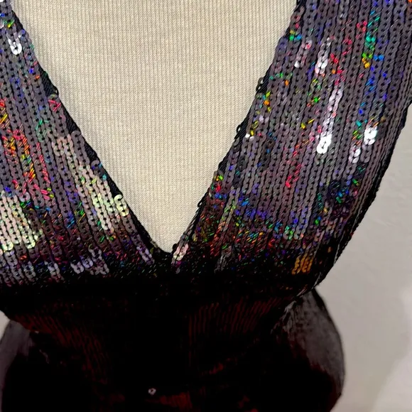 Dress the Population Black V-Neck Sheath Cocktail Dress