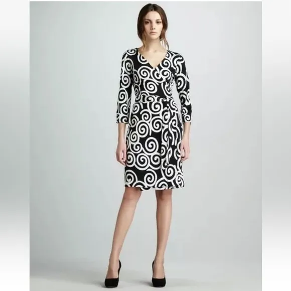 DVF Diane Von Furstenberg NEW JULIAN TWO Silk Jersey Wrap Dress Swirl Black sz 4