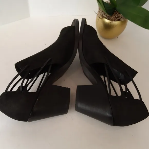 Eileen Fisher black nubuck leather sandals