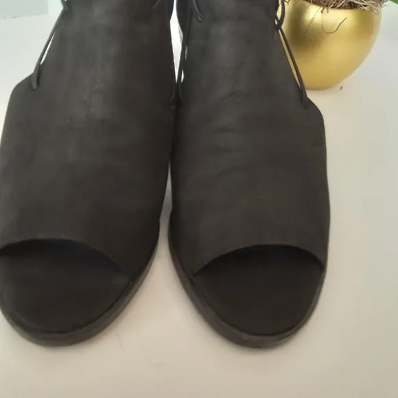 Eileen Fisher black nubuck leather sandals