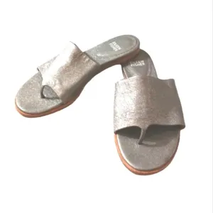 EILEEN FISHER Metallic Silver Leather Sandals Slip On Thongs size 8.5