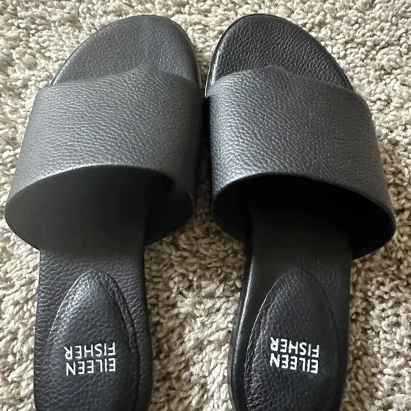 Eileen FisherKore Leather Flat Thong Sandals Black Size 6  Slip On Low Heel