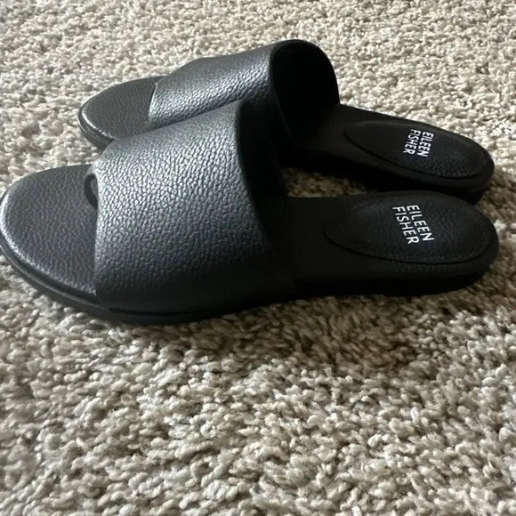 Eileen FisherKore Leather Flat Thong Sandals Black Size 6  Slip On Low Heel