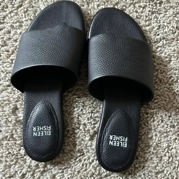 Eileen FisherKore Leather Flat Thong Sandals Black Size 6  Slip On Low Heel