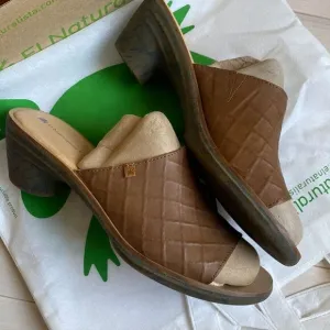 El Naturalista Womens Aqua Vaquetilla Slip-On Sandals Caramel Brown Size 40 NWT