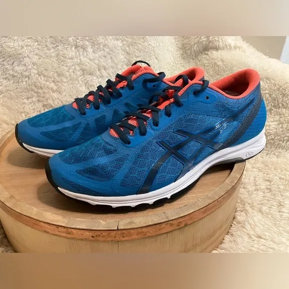 EUC Asics Gel DS Racer 11- Men’s Running Shoes - Size 9 - Style T627N