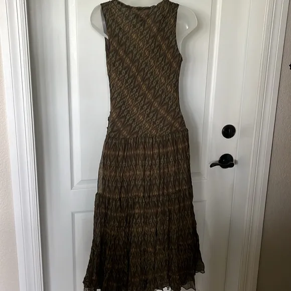 EUC Lauren, Ralph Lauren, 100% silk calf length low-cut sleeveless dress 6