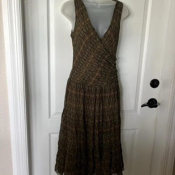 EUC Lauren, Ralph Lauren, 100% silk calf length low-cut sleeveless dress 6