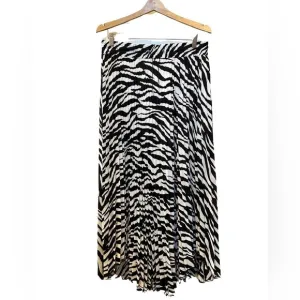 EXPRESS Animal Print Maxi Dress Women’s Size Large.