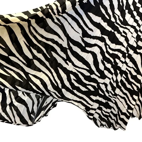 EXPRESS Animal Print Maxi Dress Women’s Size Large.