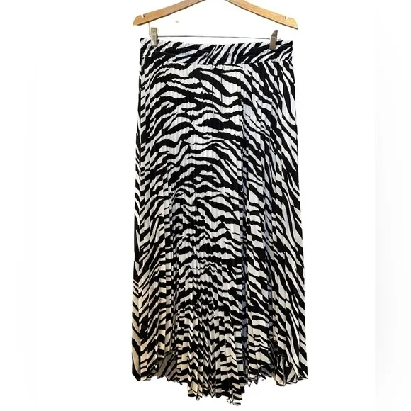EXPRESS Animal Print Maxi Dress Women’s Size Large.