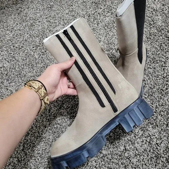 Free People Brooks Chelsea Boot size 36