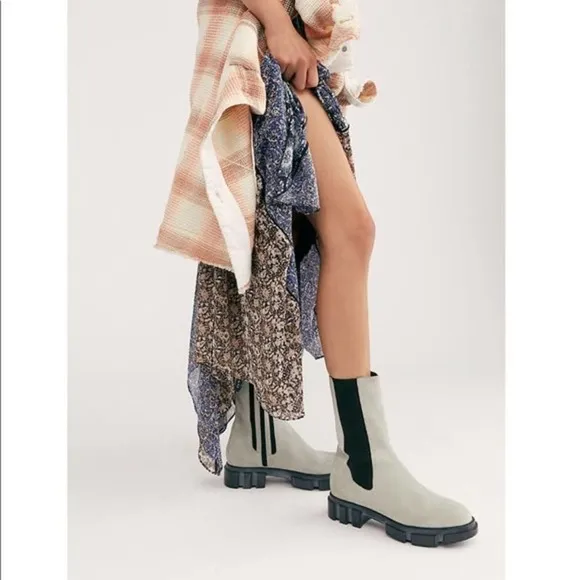 Free People Brooks Chelsea Boot size 36
