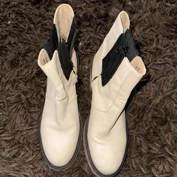 Free people James Chelsea boots bone and black