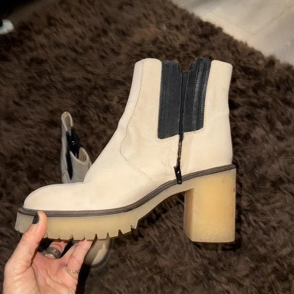 Free people James Chelsea boots bone and black