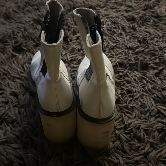 Free people James Chelsea boots bone and black