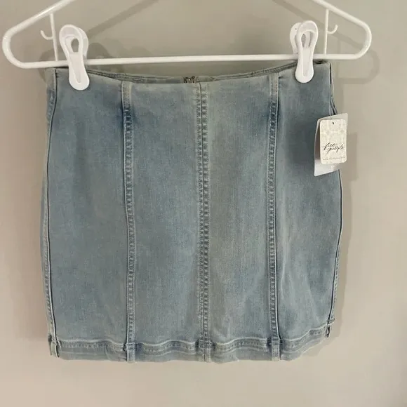 Free People Modern Femme Denim Mini Skirt - Light Wash - Size 6 - NWT