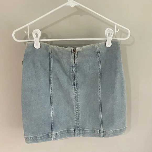 Free People Modern Femme Denim Mini Skirt - Light Wash - Size 6 - NWT