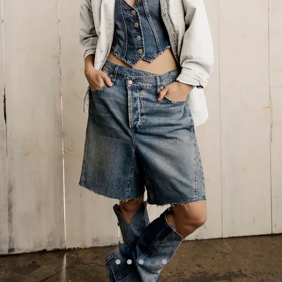 Free people we the free boomerang denim shorts 32