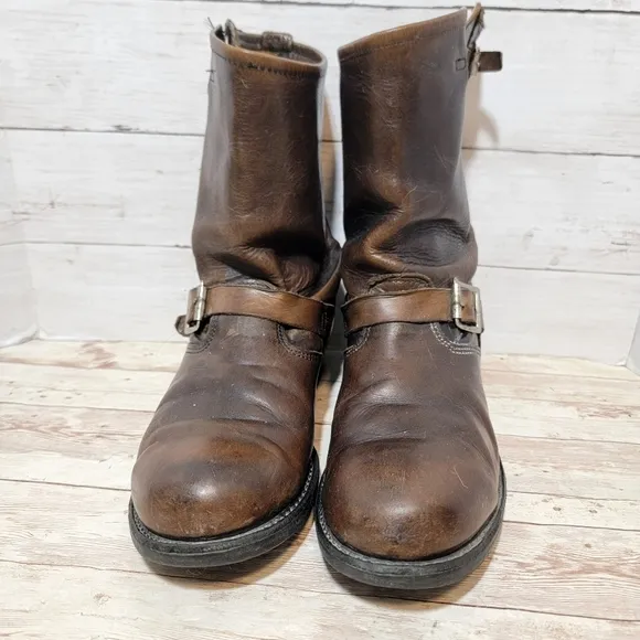 Frye 12r Engineer boots in brown leather