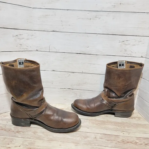 Frye 12r Engineer boots in brown leather