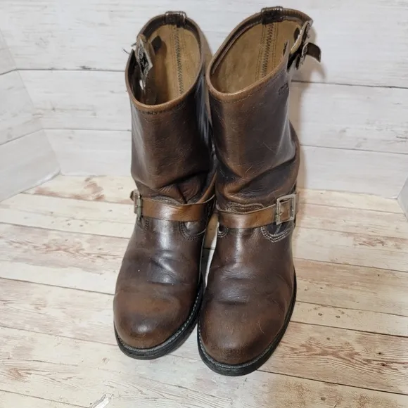 Frye 12r Engineer boots in brown leather