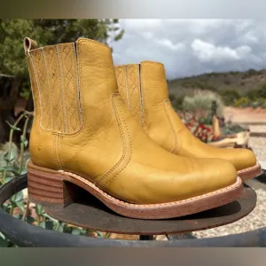 Frye Campus Chelsea Boots