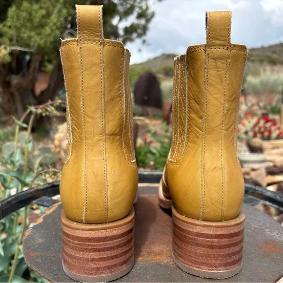Frye Campus Chelsea Boots