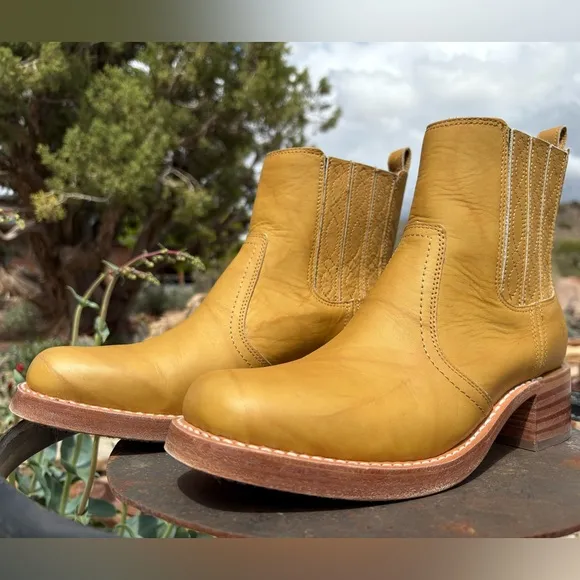 Frye Campus Chelsea Boots