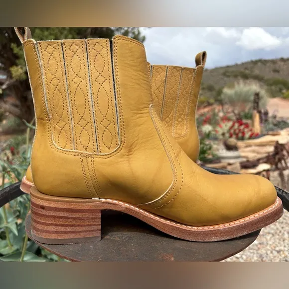 Frye Campus Chelsea Boots