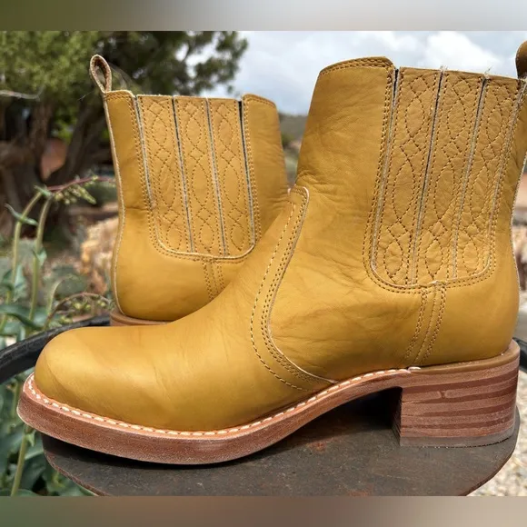 Frye Campus Chelsea Boots